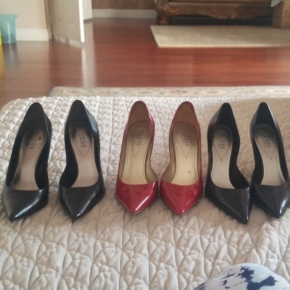 Guess pumps